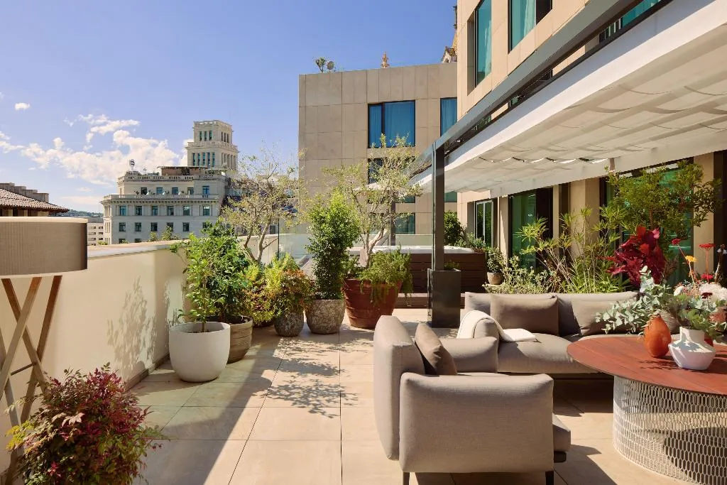 SUITE CITY VIEW TWO BEDROOMS Room, ME Barcelona, Barcelona