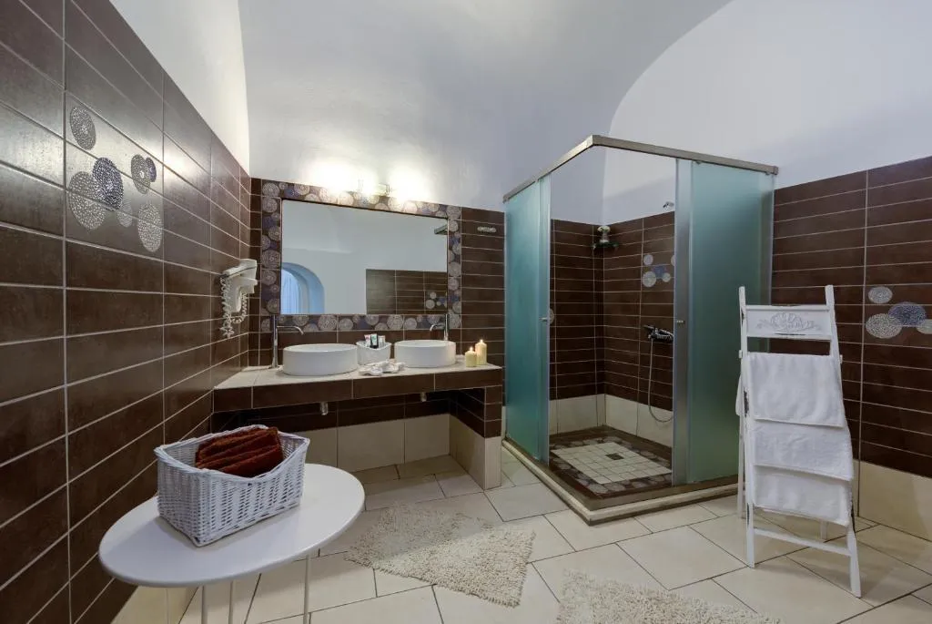 QUADRUPLE WITH DOUBLE BED Room, Dream Island Hotel, Santorini