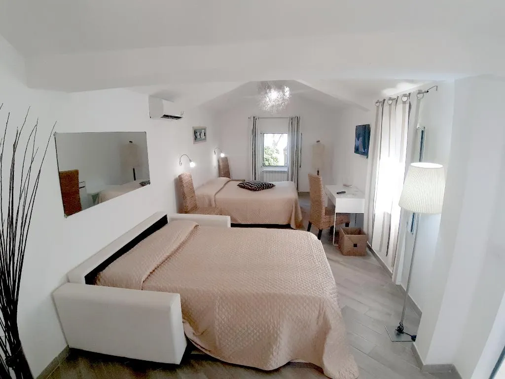SUITE CAPACITY 4 Room, Esperidi Resort, Naples