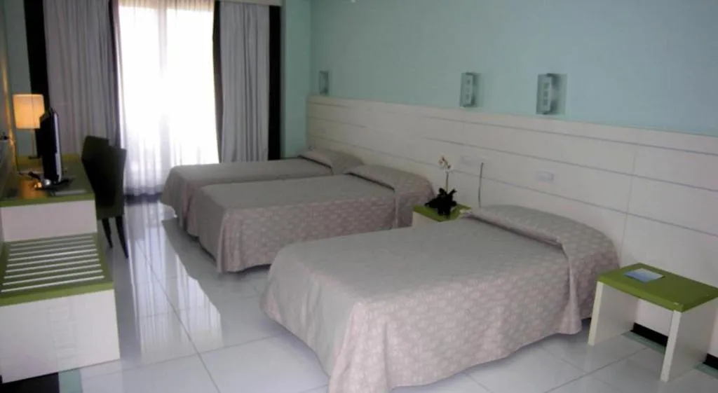 TRIPLE SUPERIOR Room, Grand Hotel Salerno, Naples