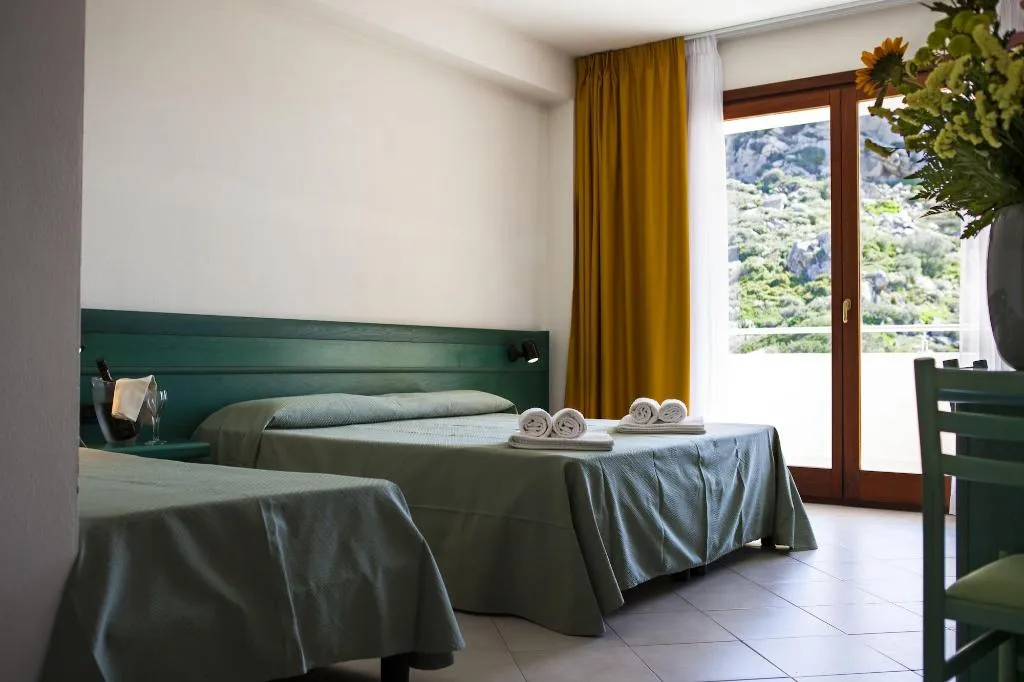 Room, Miralonga, Olbia