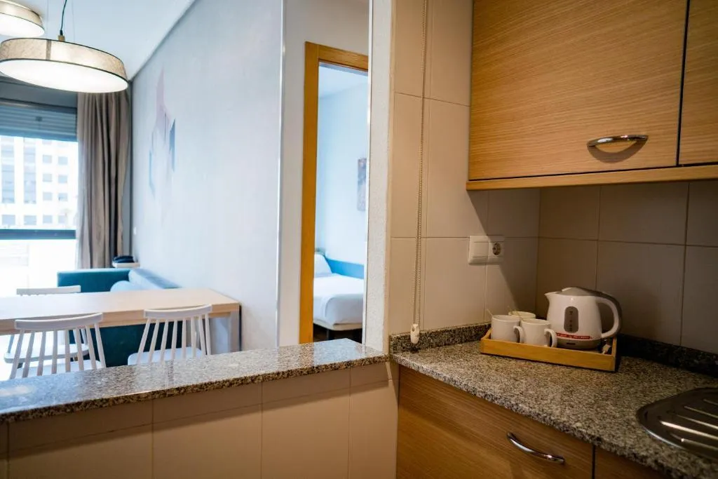 APARTMENT CAPACITY 3 TWO BEDROOMS Room, Compostela Suites, Madrid