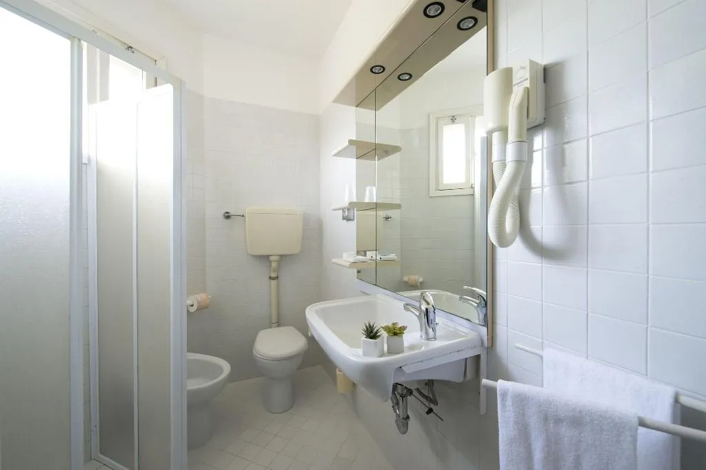 Room, Hotel Vienna, Venice