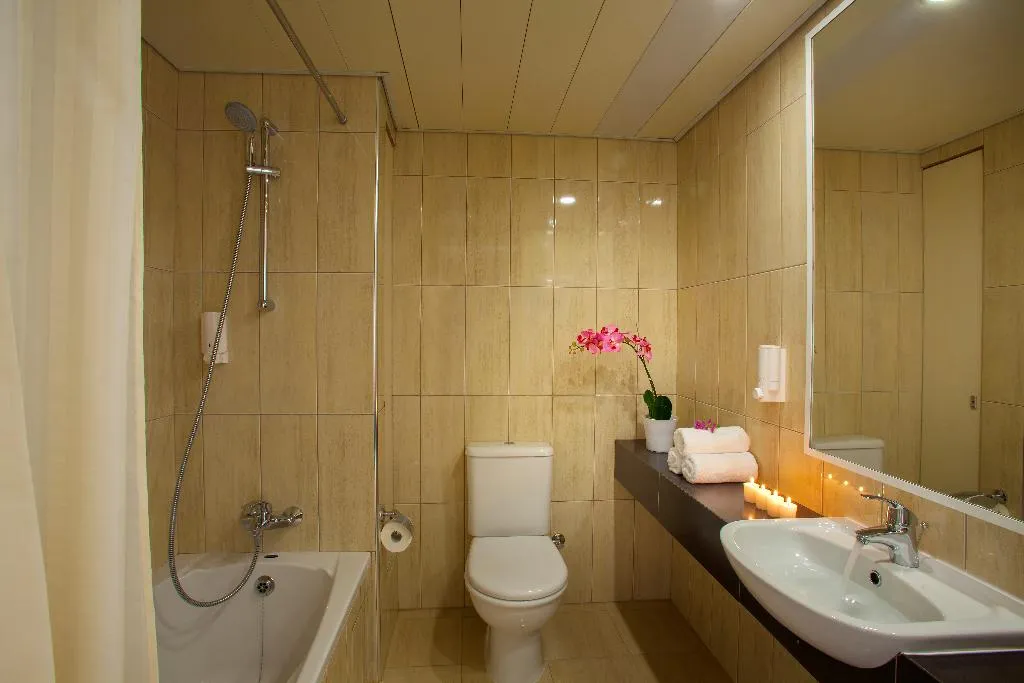 SINGLE STANDARD Room, Queens Bay, Cyprus