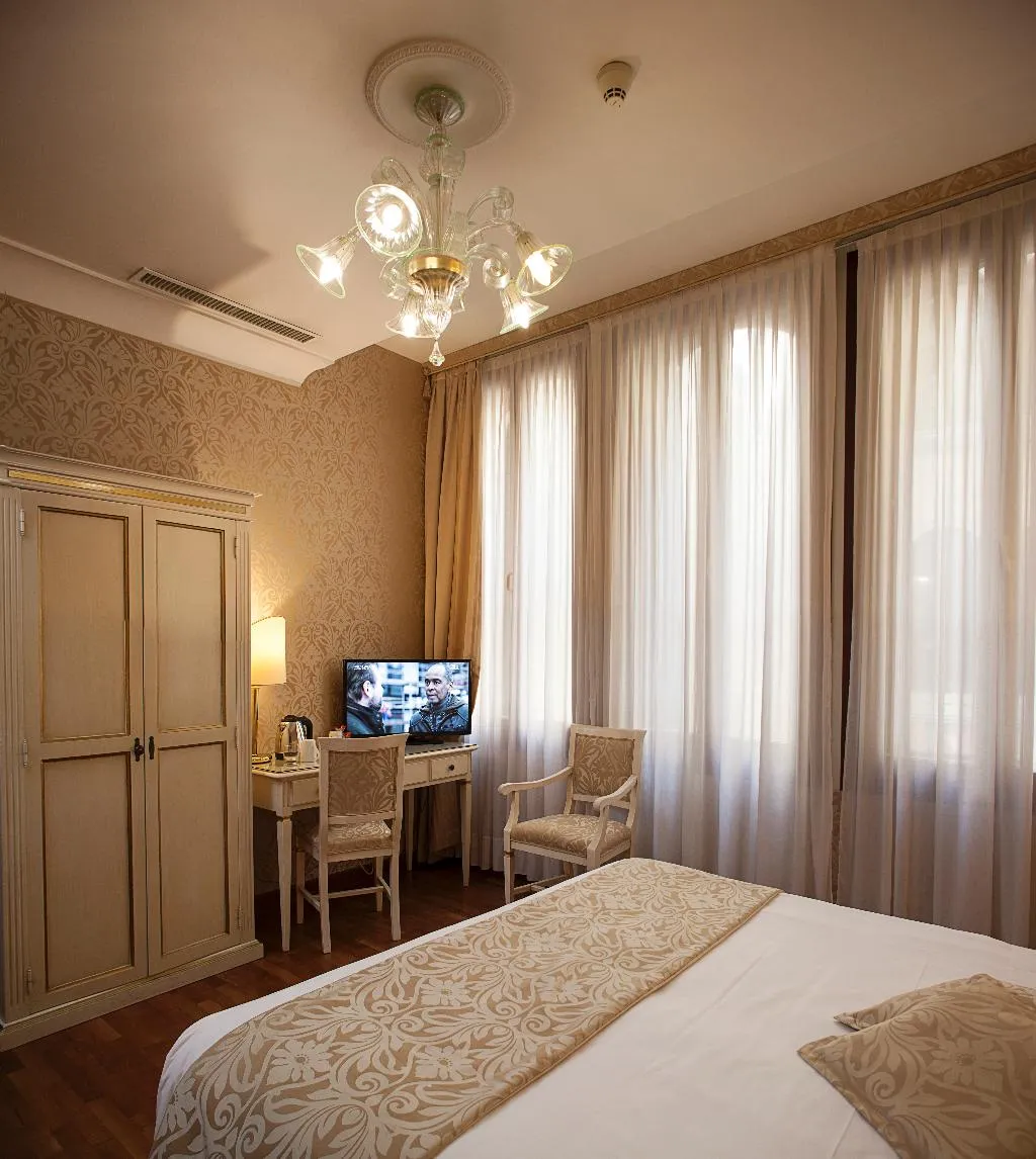 DOUBLE DELUXE Room, Ca' d'Oro, Venice