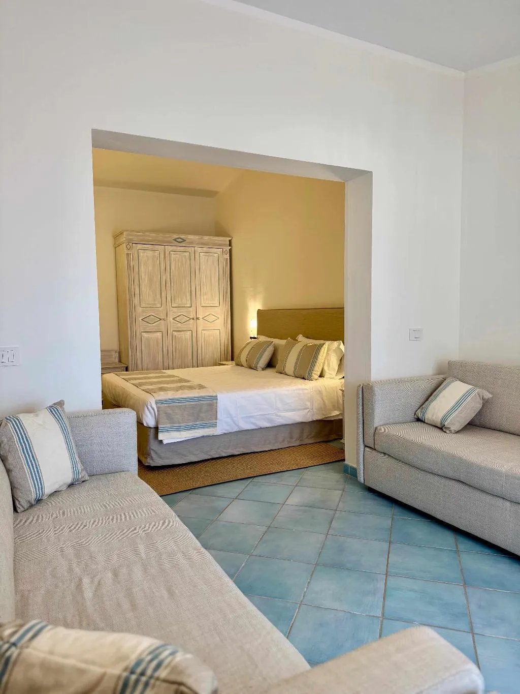 JUNIOR SUITE THREE BEDS Room, Hotel Sa Pedra, Olbia