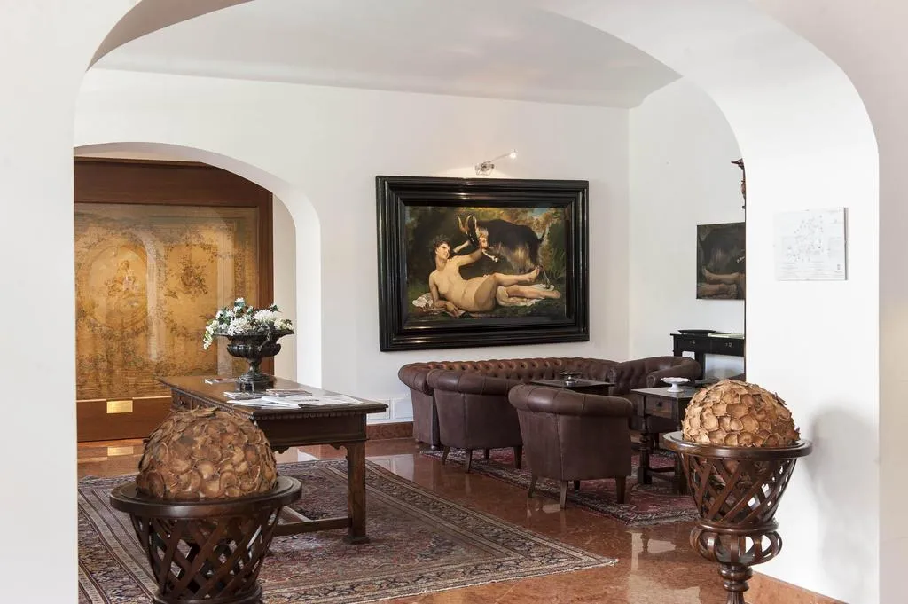 Lobby, Palazzo Brunaccini, Palermo