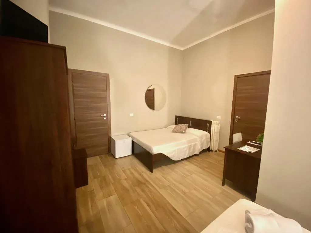 TWIN STANDARD Room, Hotel Golden Milano, Milan