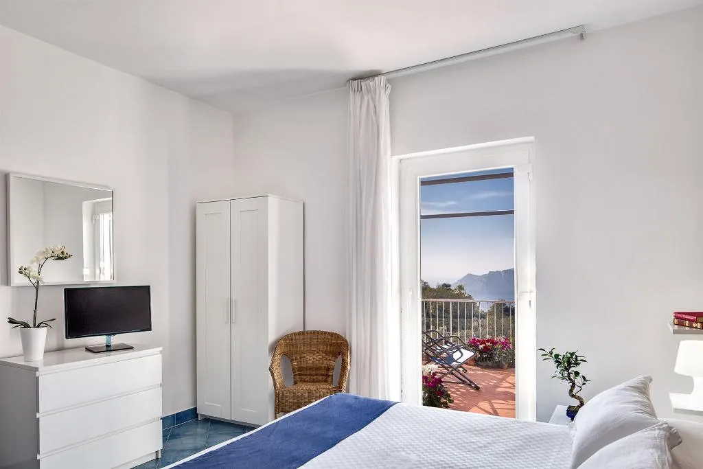 Double or Twin SEA VIEW WITH TERRACE Room, Gocce Di Capri  Residence, Naples