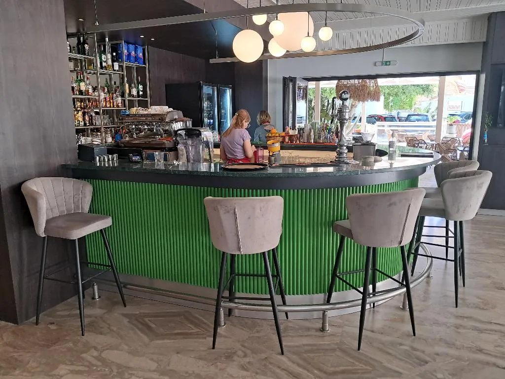Bar, Zafiria, Crete