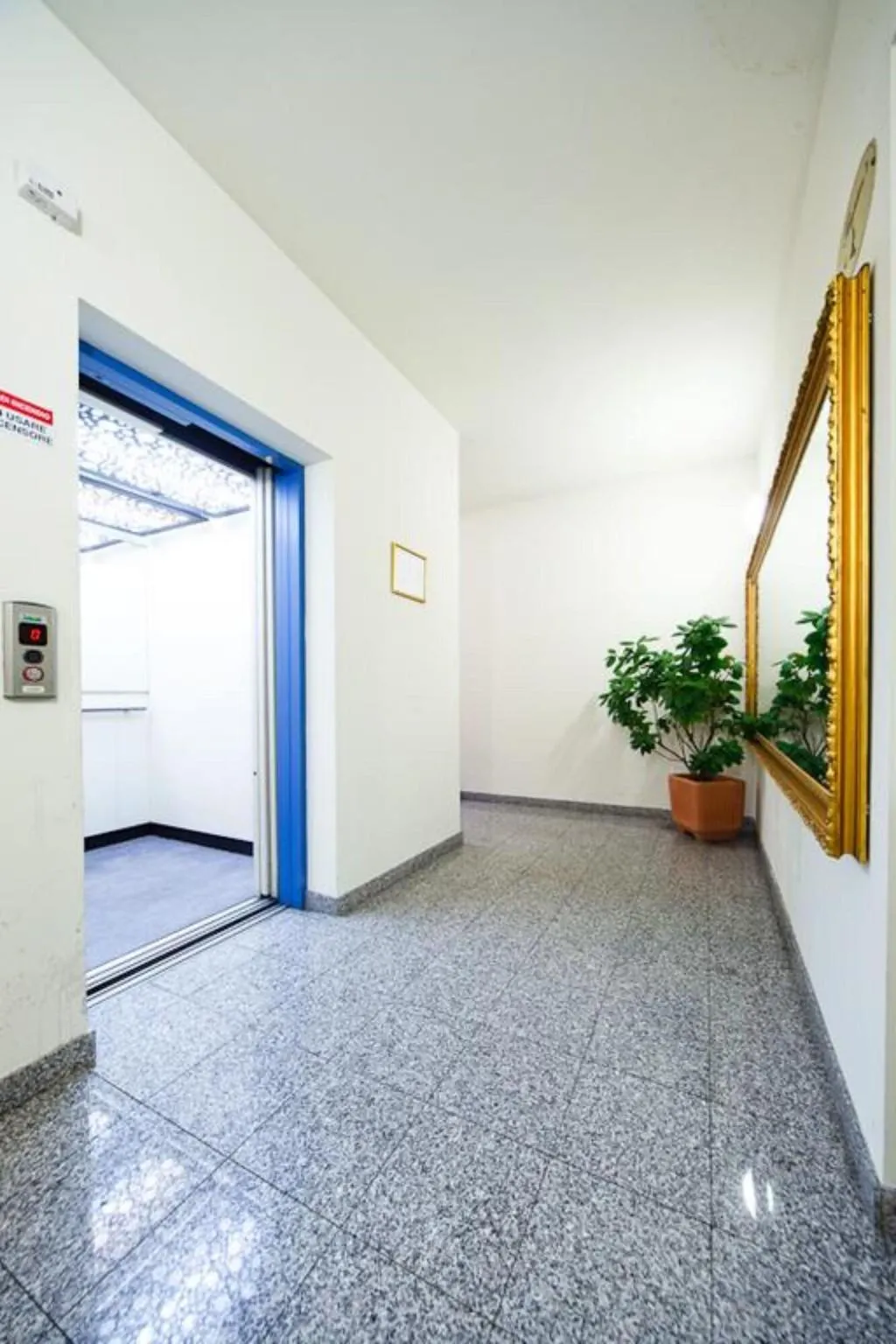 Lobby, Hotel-Motel Autosole 2, Milan