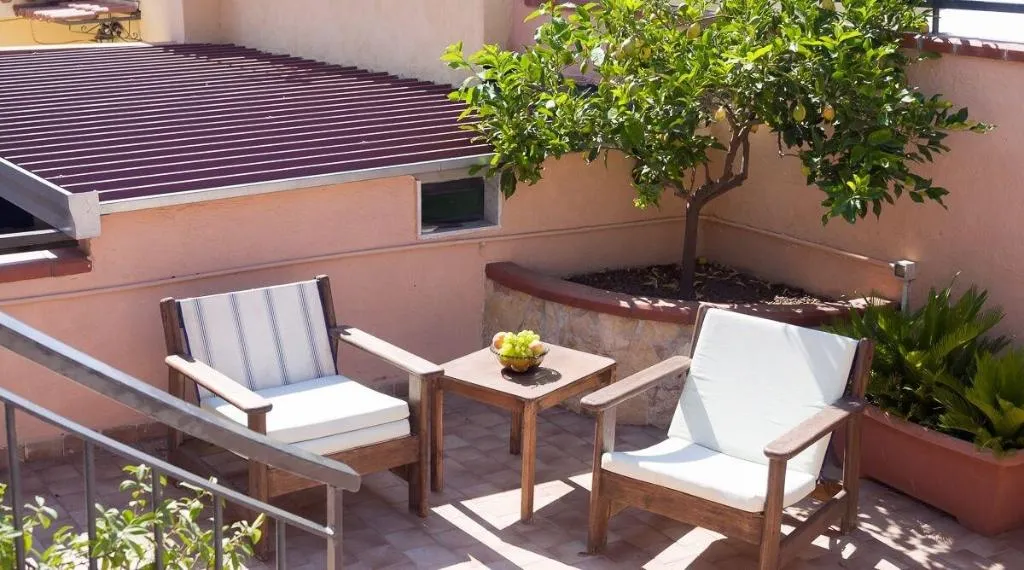 Terrace, B&B Il Lapillo, Naples