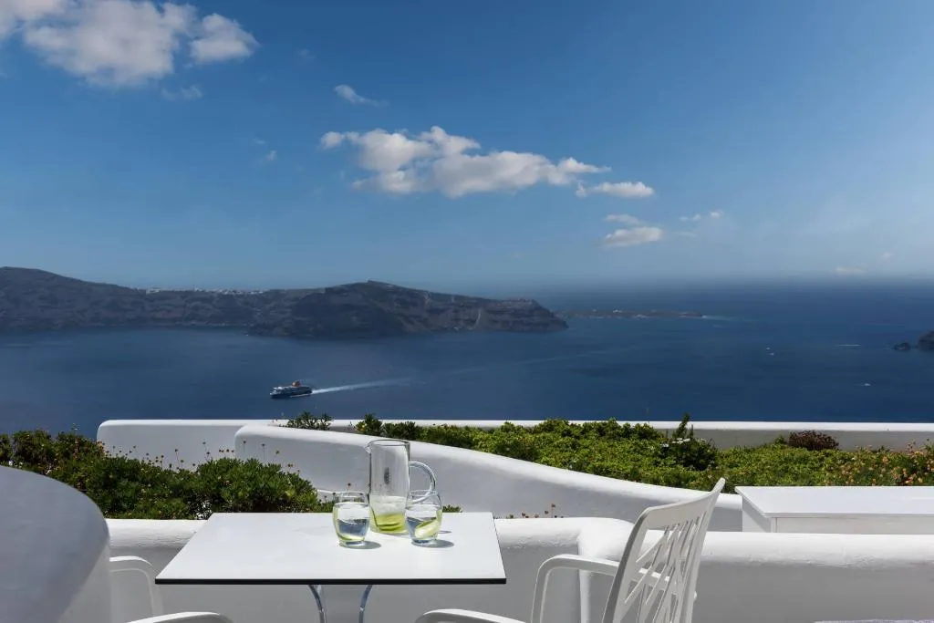 JUNIOR SUITE WITH JACUZZI Room, Kasimatis by La Perla, Santorini