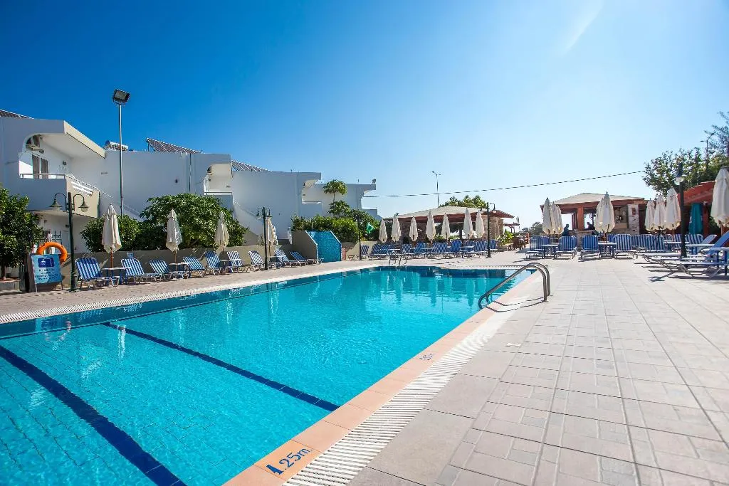 Pool, Georgia Apartments, Rhodes