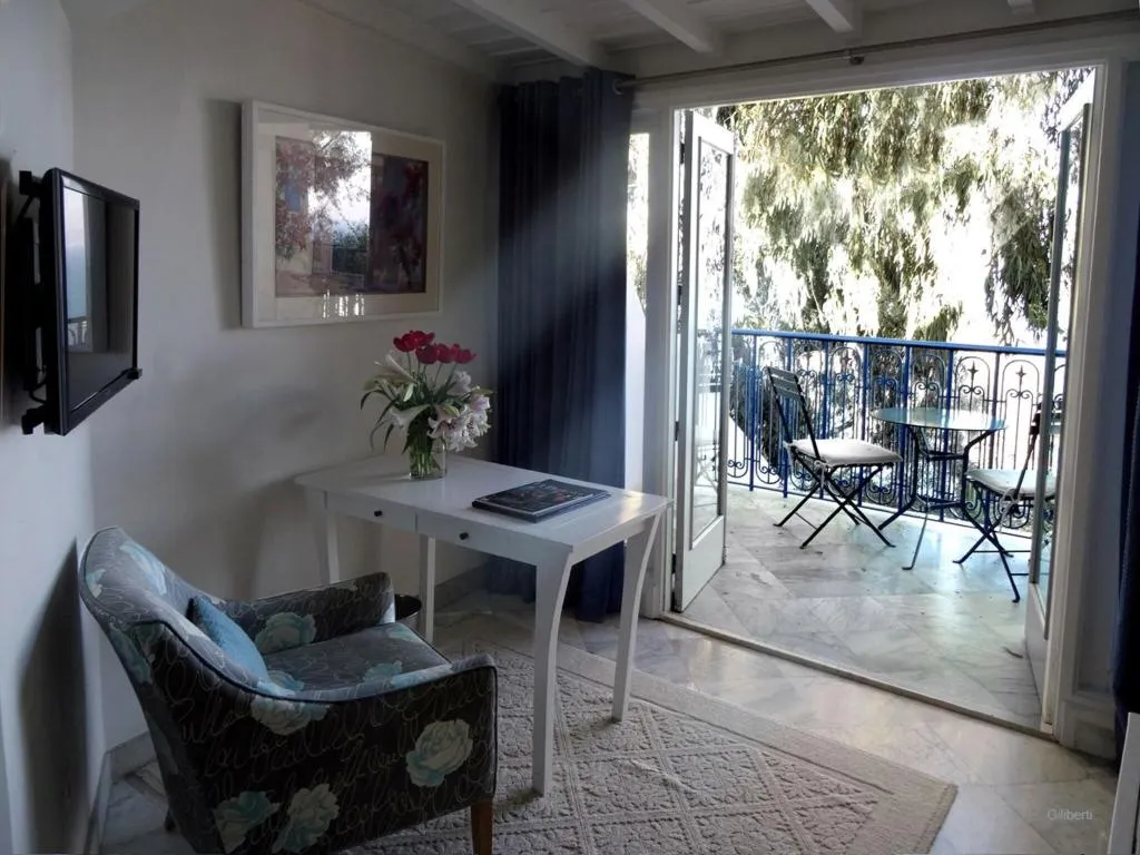JUNIOR SUITE QUEEN SIZE BED Room, La Villa Bleue, Tunisia