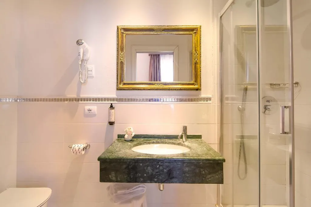 Double or Twin SUPERIOR Room, Machiavelli Palace, Florence