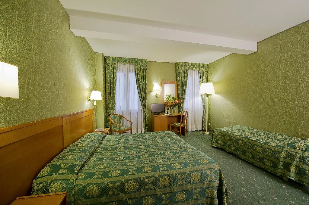 TRIPLE STANDARD Room, Spagna, Venice