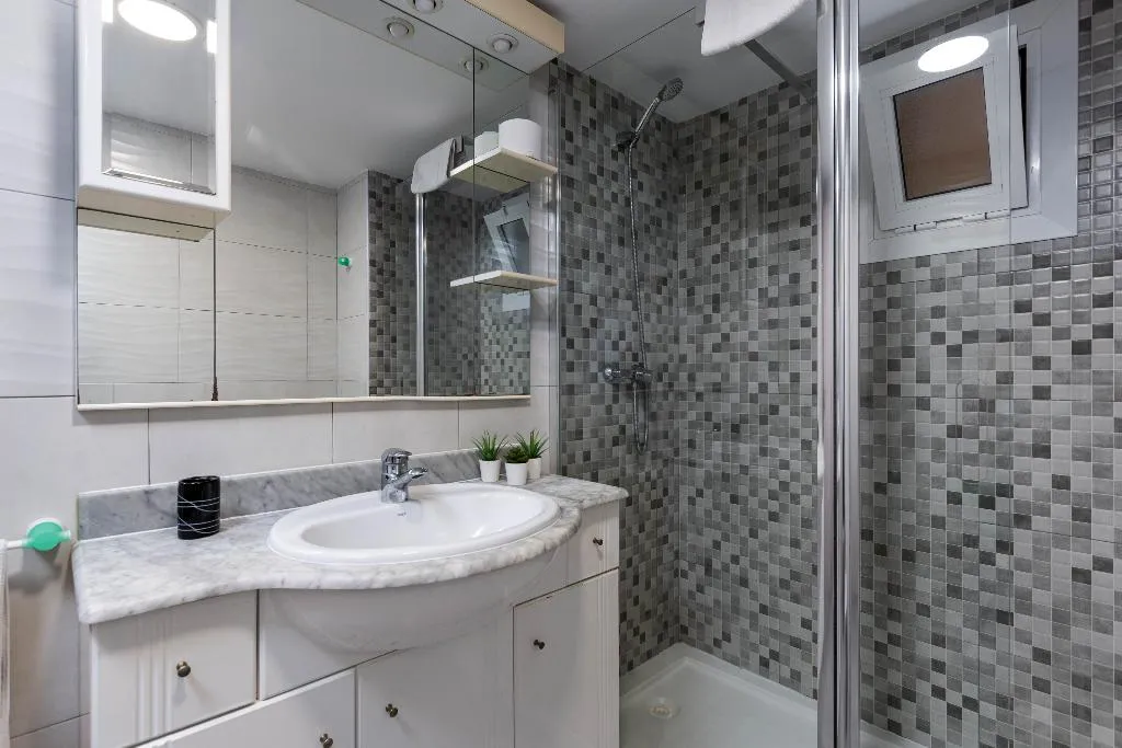 APARTMENT WITH TERRACE Room, Acapulco Apartments, Majorca