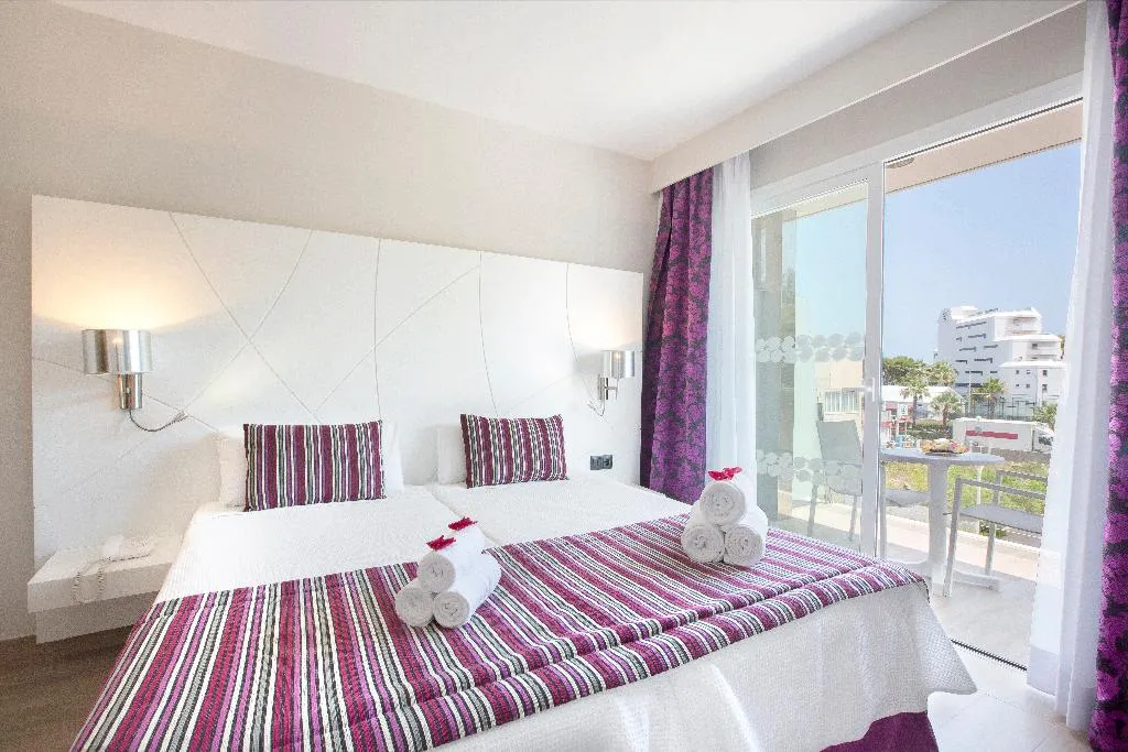 Room, Mar Hotels Playa de Muro Suites, Majorca