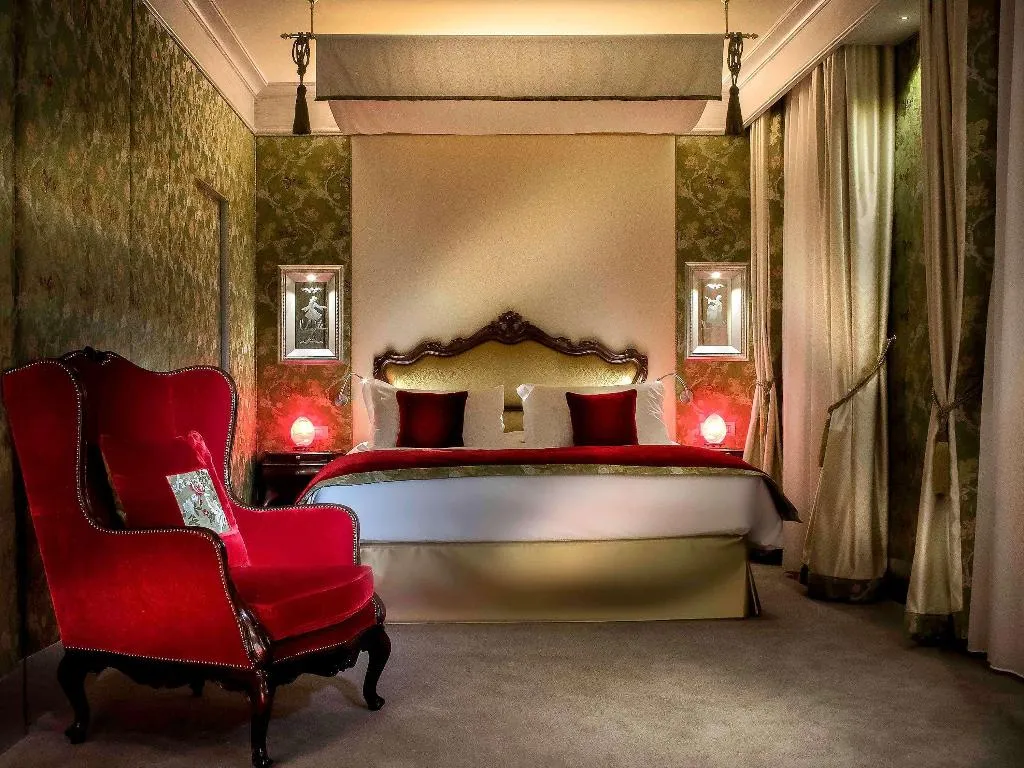 SUITE DELUXE CANAL VIEW Room, Papadopoli Hotel Venezia - MGallery Collection, Venice