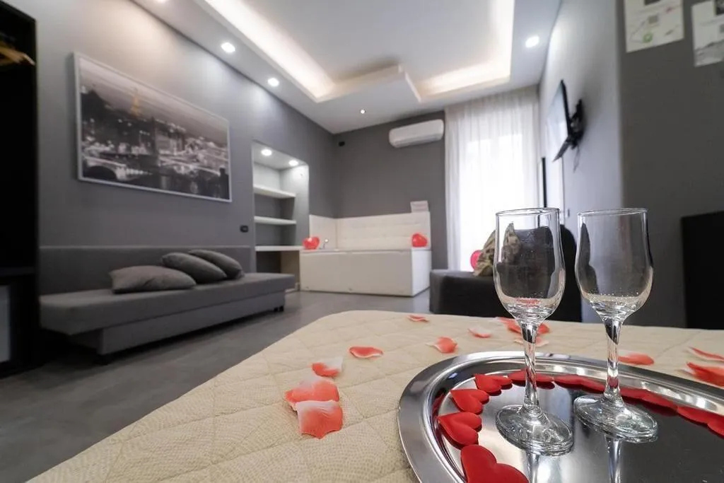 Room, Royal Art House H Duomo (Albergo diffuso), Naples