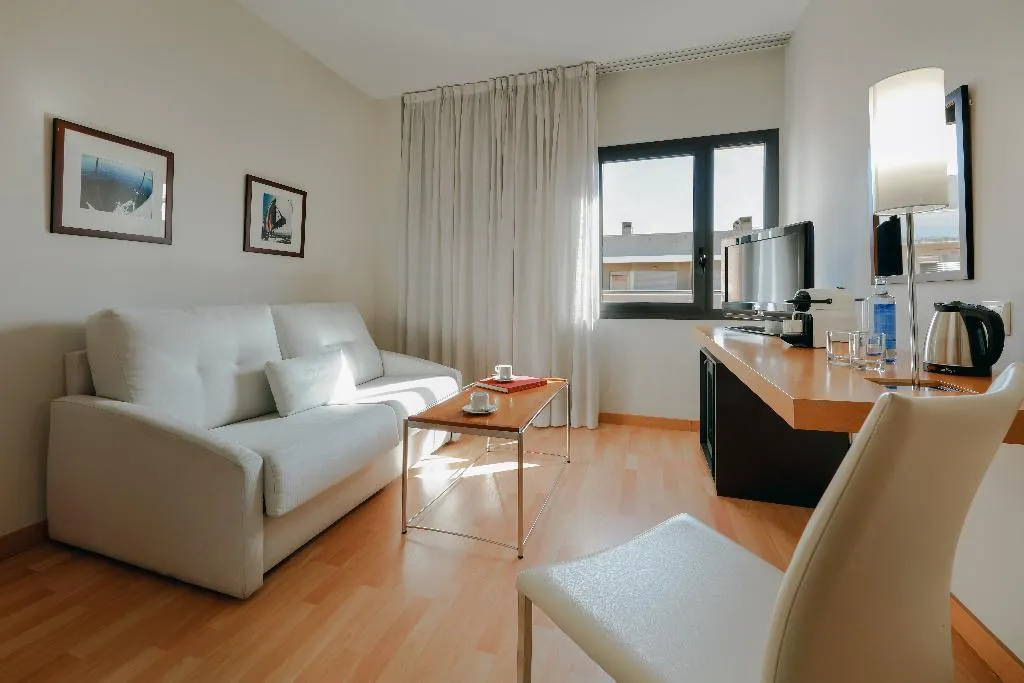 JUNIOR SUITE STANDARD Room, Catalonia Barcelona Beach, Barcelona