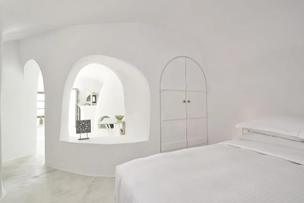 Room, Heavens Edge by Mr and Mrs White, Santorini