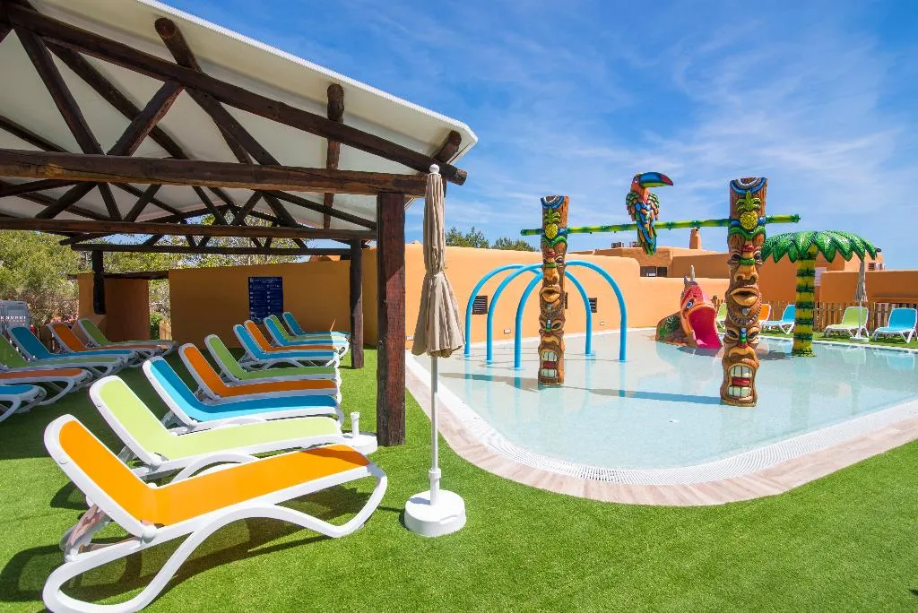 Sports and Entertainment, FERGUS Style Punta Arabi, Ibiza