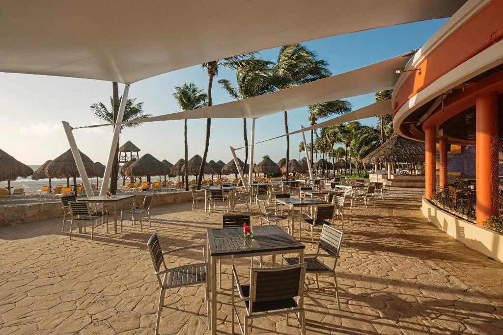 Bar, Iberostar Waves Tucan All Inclusive, Cancun Area