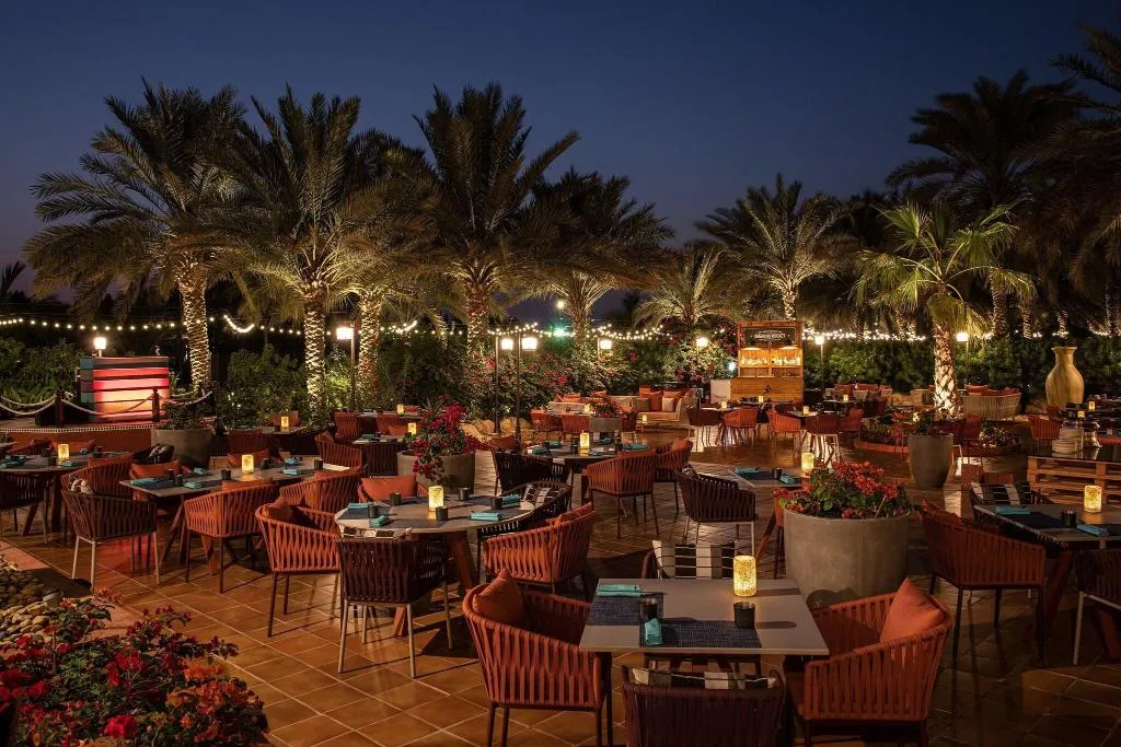 Restaurant, Le Royal Meridien Beach Resort and Spa, Dubai
