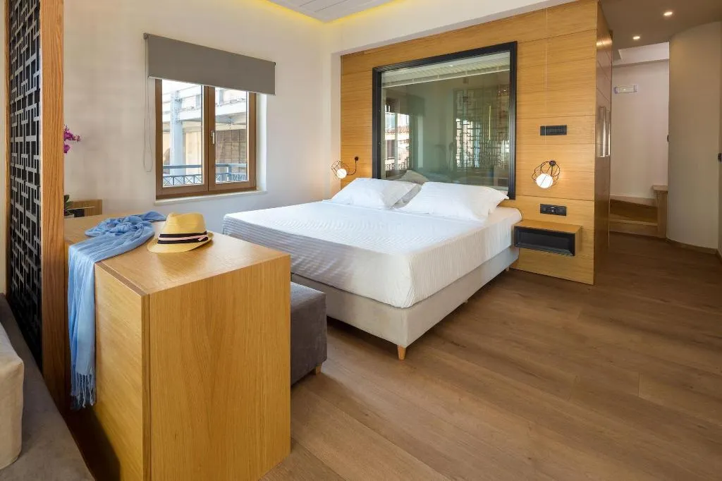 Room, Querini Luxury Suites, Crete