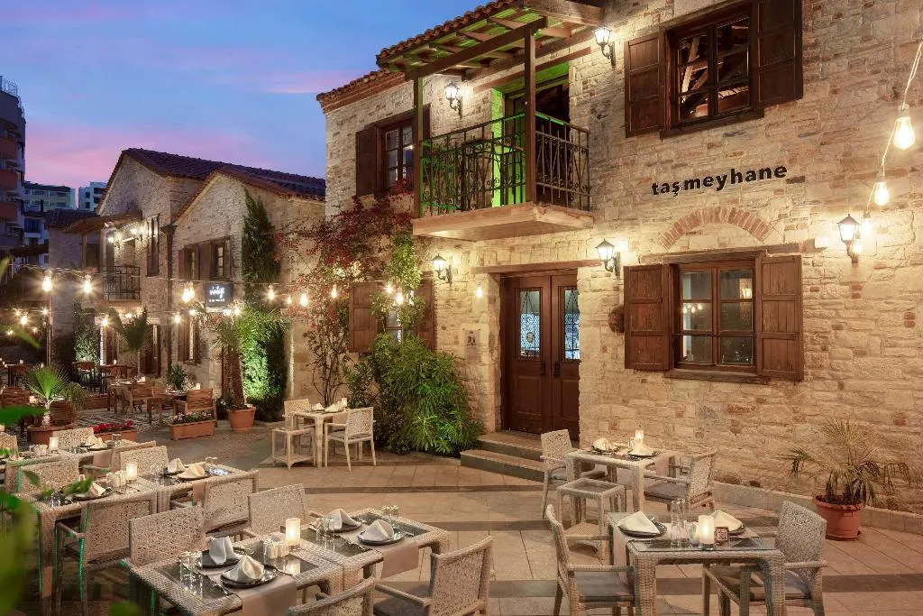 Restaurant, DoubleTree by Hilton Kusadasi, Izmir