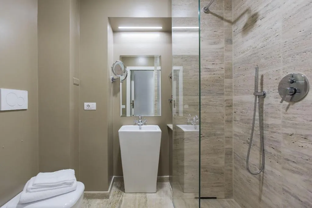 Room, Household - Settembrini 17, Milan