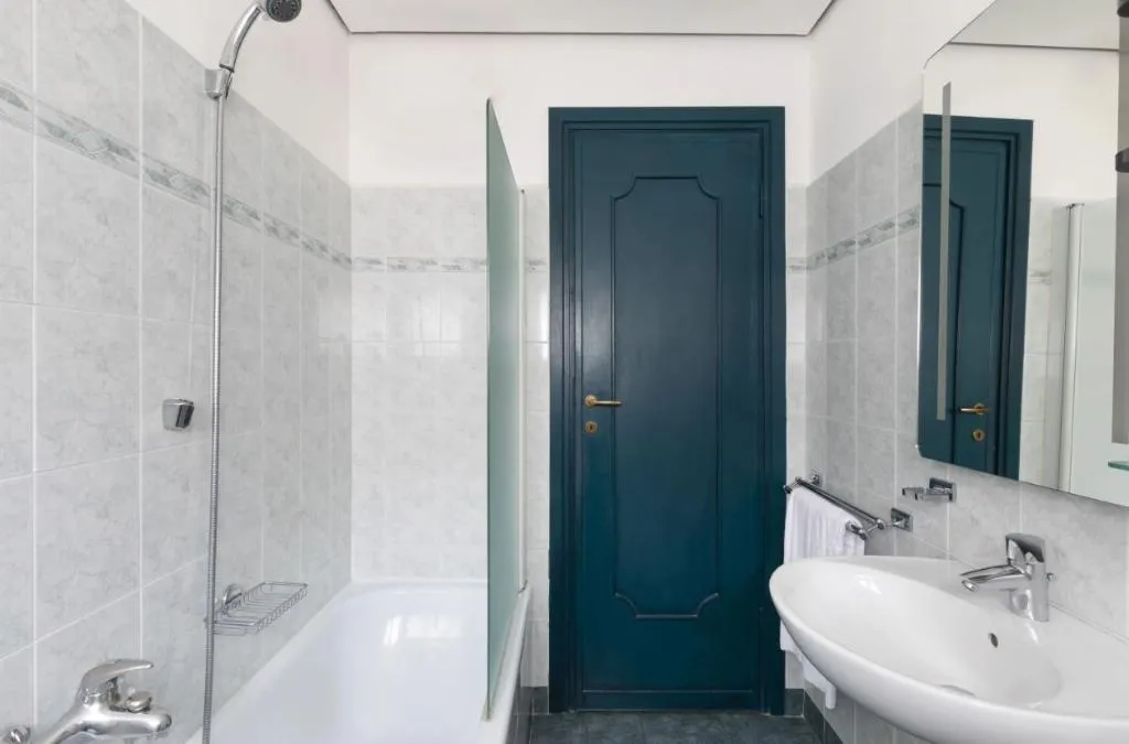 DOUBLE SUPERIOR Room, B&B Hotel Como City Center, Milan