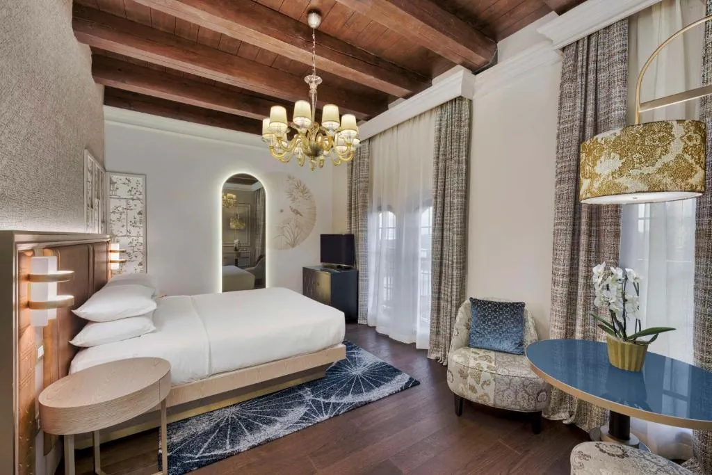 DOUBLE EXECUTIVE Room, Hilton Molino Stucky Venice, Venice