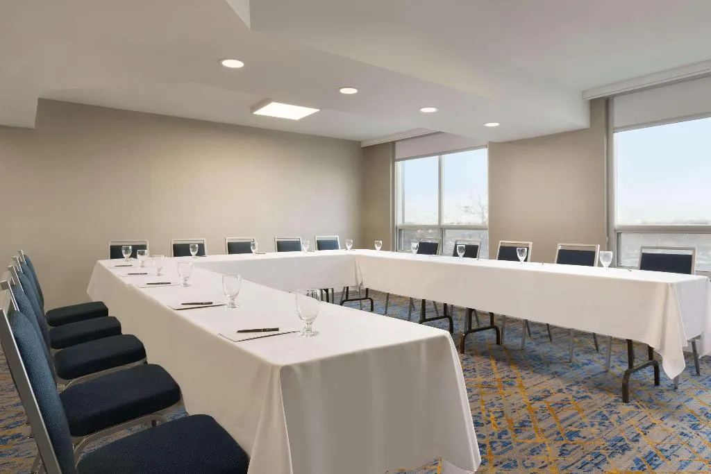 Conferences, Embassy Suites by Hilton Toronto Airport, Toronto, Ontario