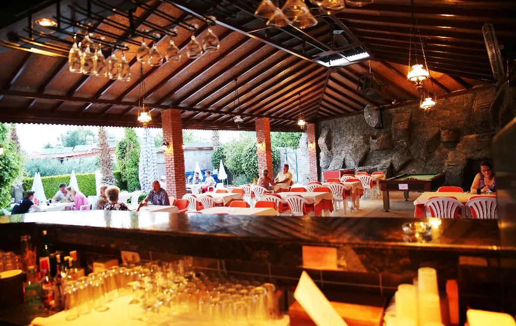 Bar, Kervan Side, Antalya
