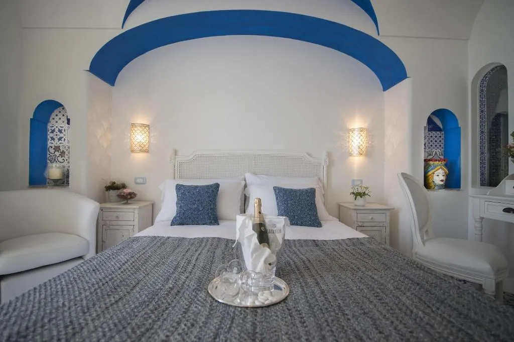 Room, B&B La Barbera, Naples