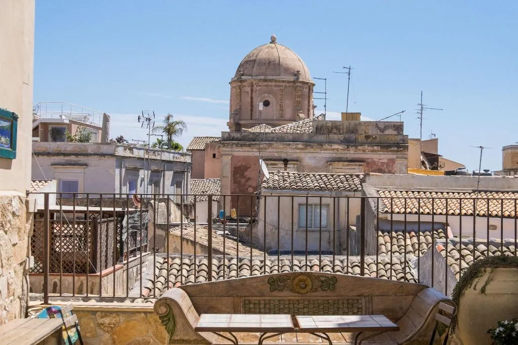 General view, Charme Henry S House, Catania