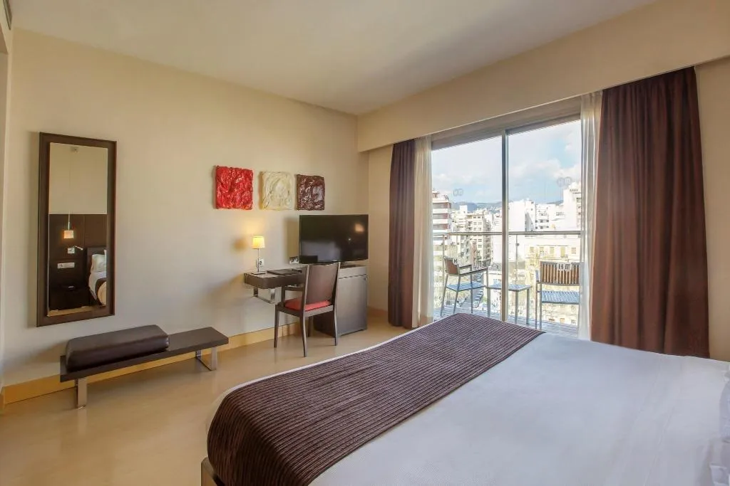 JUNIOR SUITE QUEEN SIZE BED Room, HM Jaime III, Majorca
