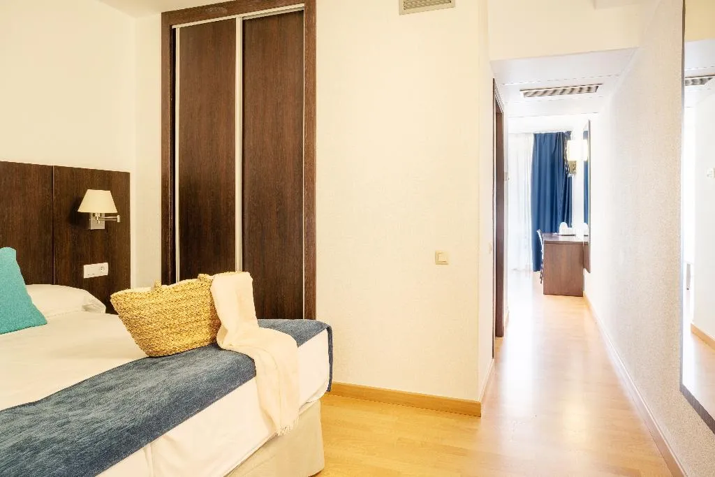 APARTMENT SUPERIOR CAPACITY 4 Room, Aparthotel Ona Palamos, Costa Brava