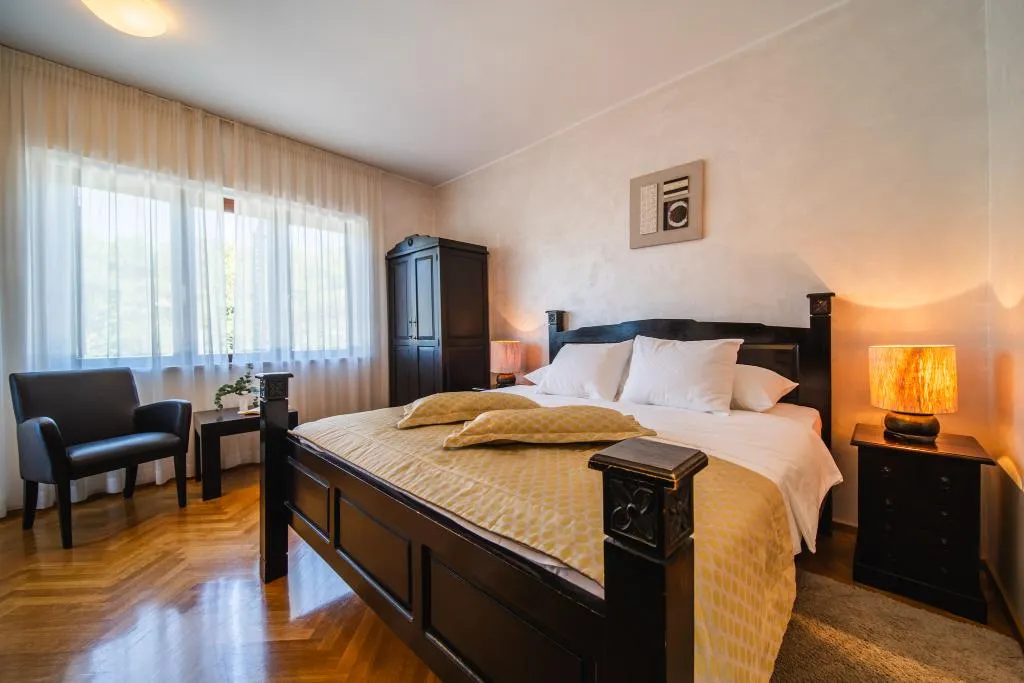 VILLA FIVE BEDROOMS Room, Villa Franica, Dubrovnik