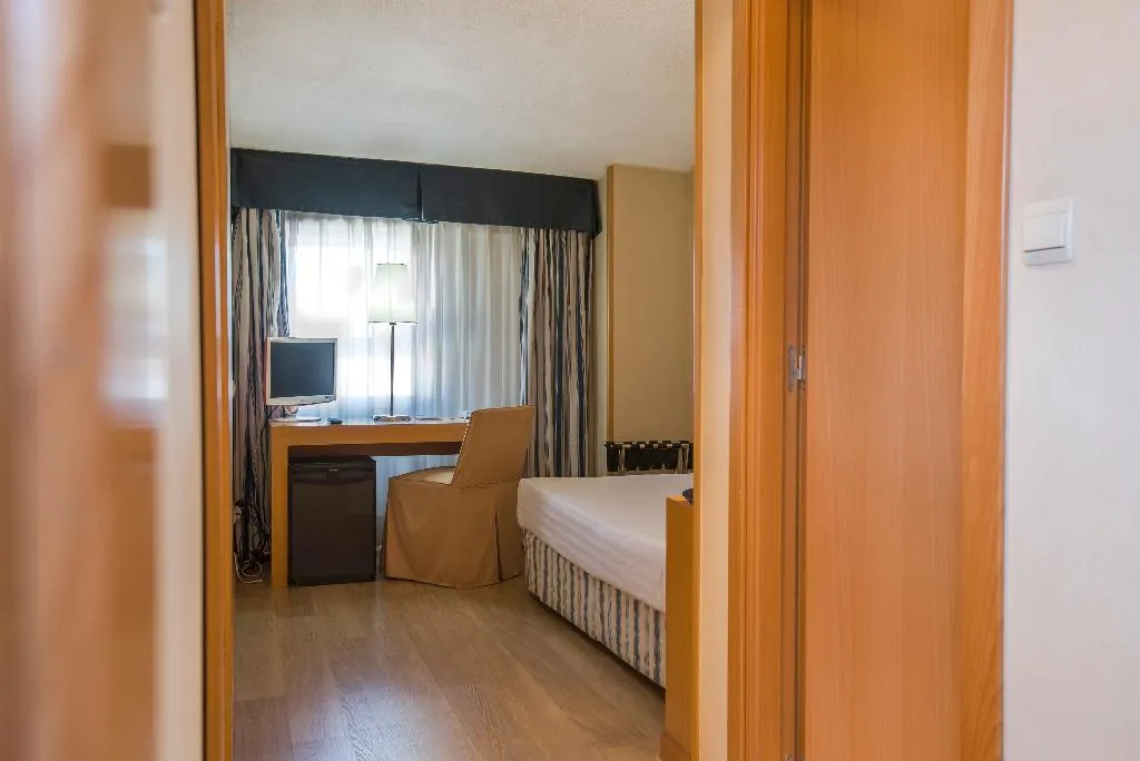 SINGLE STANDARD Room, Infanta Mercedes, Madrid