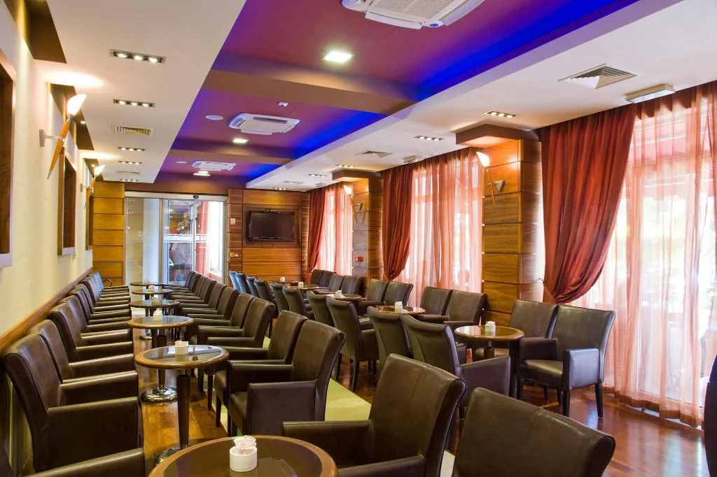 Bar, Plaza Omis, Split