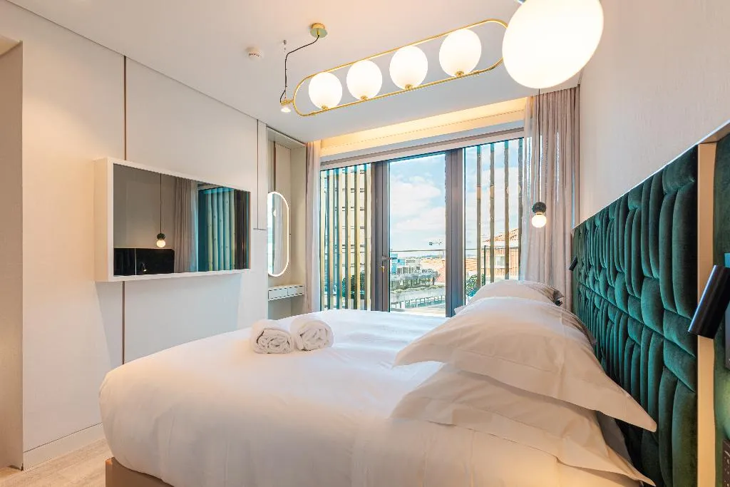 SUITE CITY VIEW Room, Luster Hotel, Lisbon