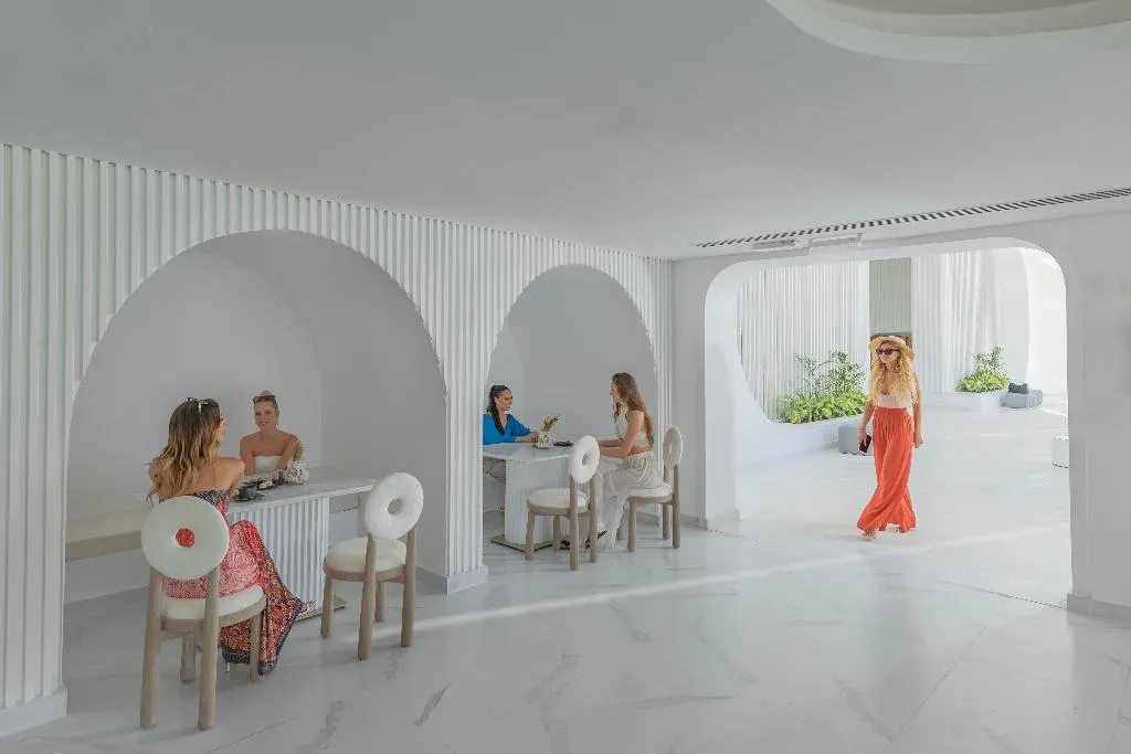 Bar, White Hills Resort, Red Sea Riviera