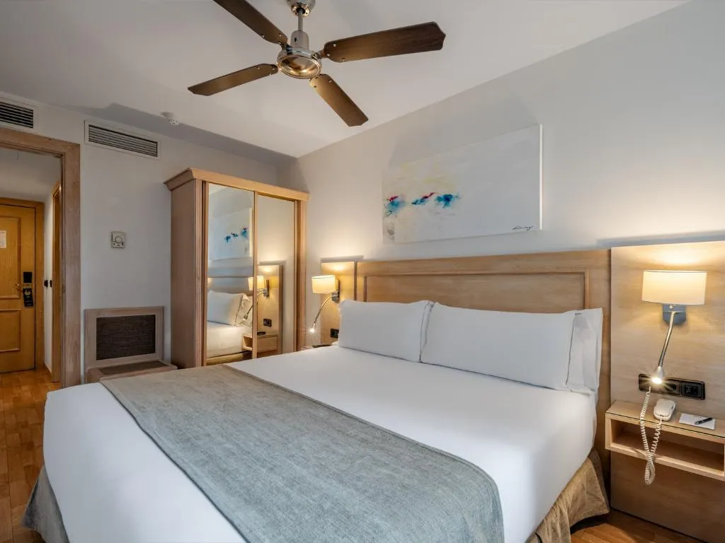 DOUBLE SINGLE USE SUPERIOR Room, BYPILLOW Castellana, Madrid