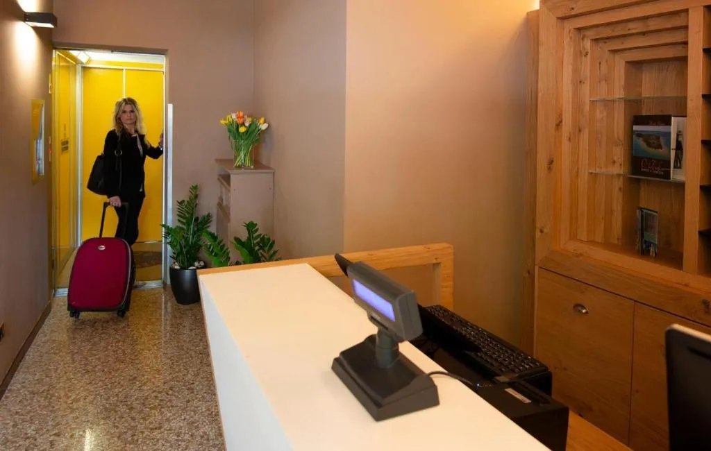 Lobby, Corte Regina, Milan