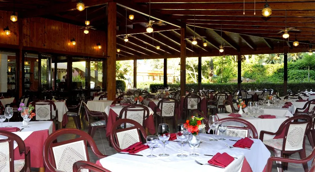 Restaurant, La Serra Holiday Village & Beach Resort, Naples