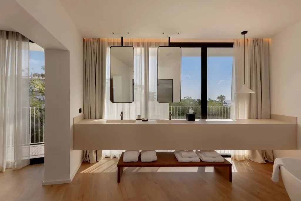 Double or Twin LUXURY SEA VIEW Room, Elisabeth By the Sea, Costa Brava